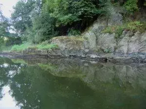 Lahn kanutour Ufer felsen